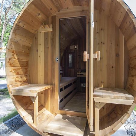 Modern Chalet With Wellness, In A Holiday Park At 12 Km From Eindhoven Мирло Экстерьер фото